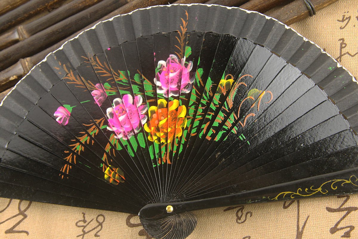 Black Hand Painted Chinese Multicolor Rosa Multiflora Spanish Wood Fan (2)