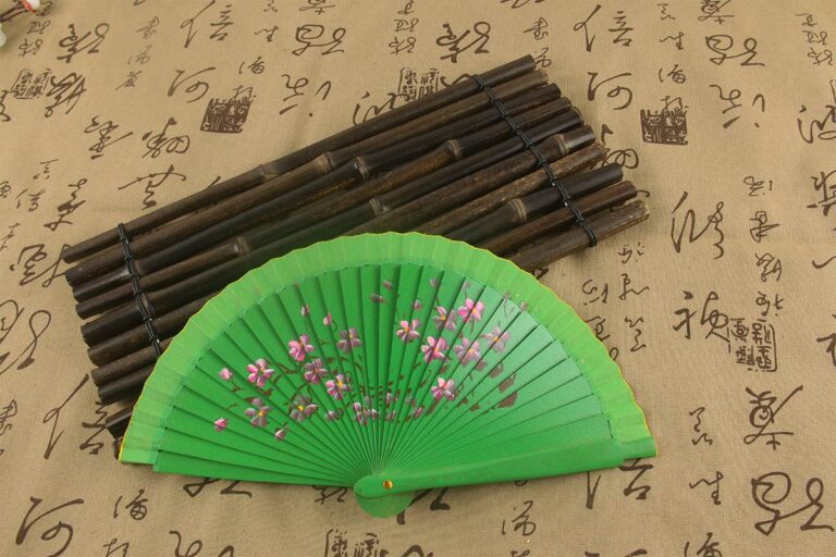 Green Lacquered Hand Painted Wooden Fan With Plum Blossoms (1)